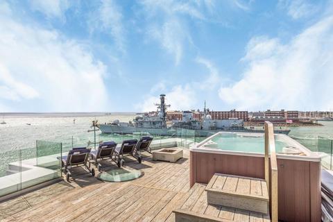 4 bedroom detached house for sale, West Street, Old Portsmouth