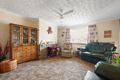 21 Castle Drive, Lochyside, Fort William, PH33 7NR