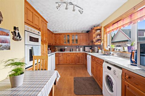 21 Castle Drive, Lochyside, Fort William, PH33 7NR