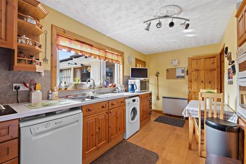 21 Castle Drive, Lochyside, Fort William, PH33 7NR