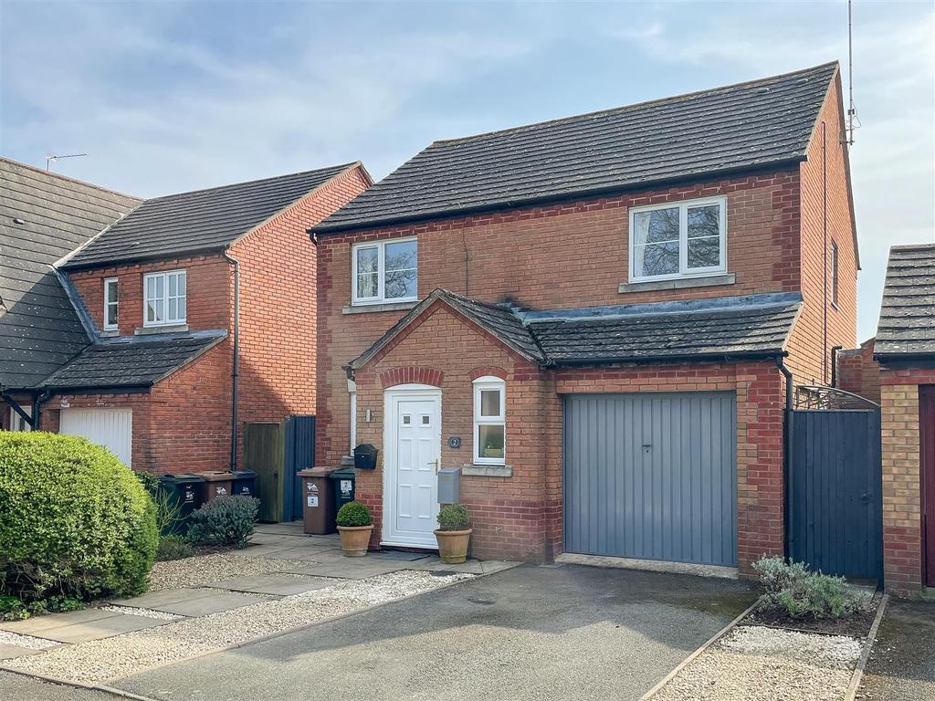 Perrins Field, UptonUponSevern... 4 bed detached house £395,000