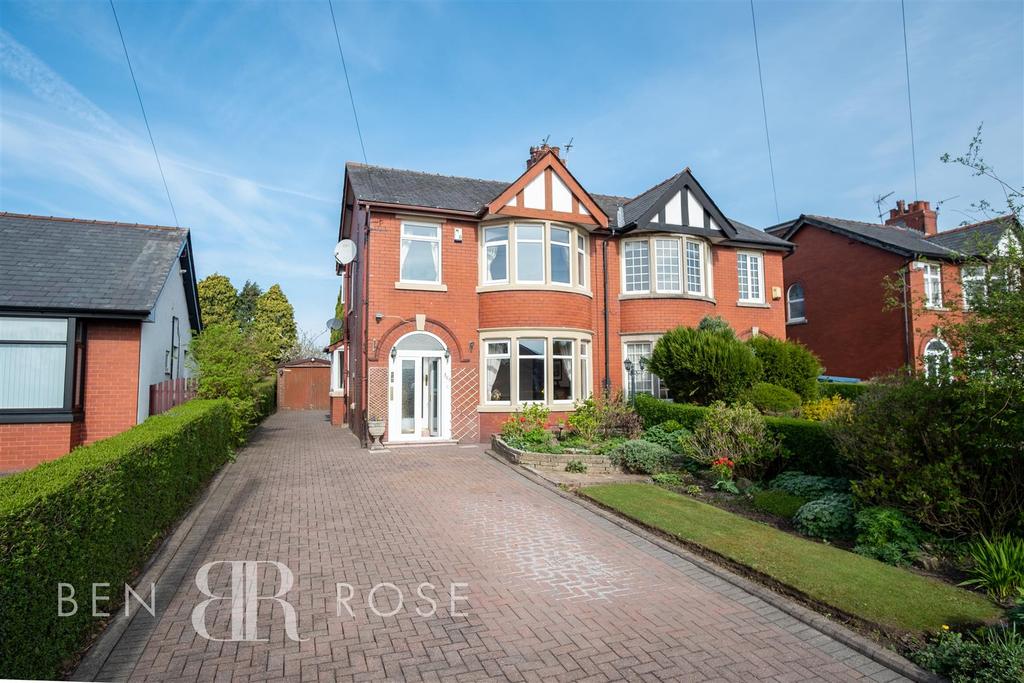 Croston Road, Farington Moss, Leyland 3 bed semidetached house £290,000