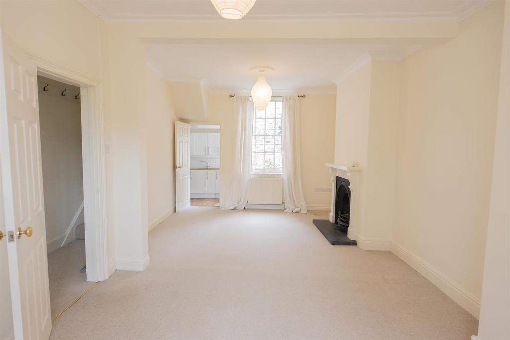 Dewsbury Terrace, 2 bed terraced house £1,150 pcm (£265 pw)