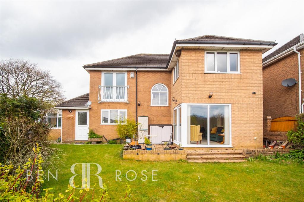 Merton Grove, Chorley 4 bed detached house £475,000