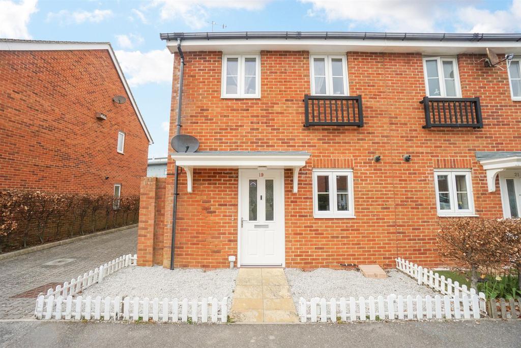 Ore Valley Road, Hastings 2 bed end of terrace house £125,000