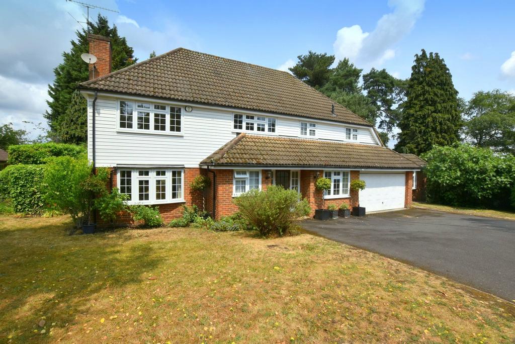 Brackenhill, Cobham, KT11 5 bed detached house for sale £1,450,000