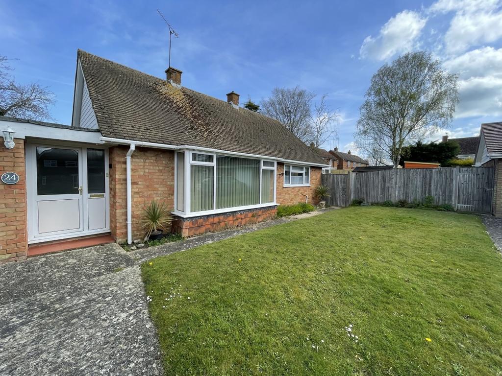 Glebelands Biddenden Ashford TN27 8EA 2 bed detached bungalow - £1,300 ...