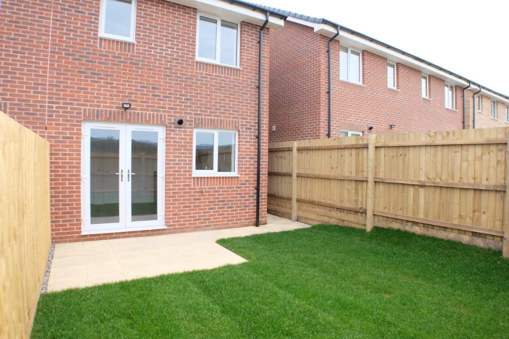 Vale Street, Pentrechywth, Swansea, SA1 2 bed semidetached house £