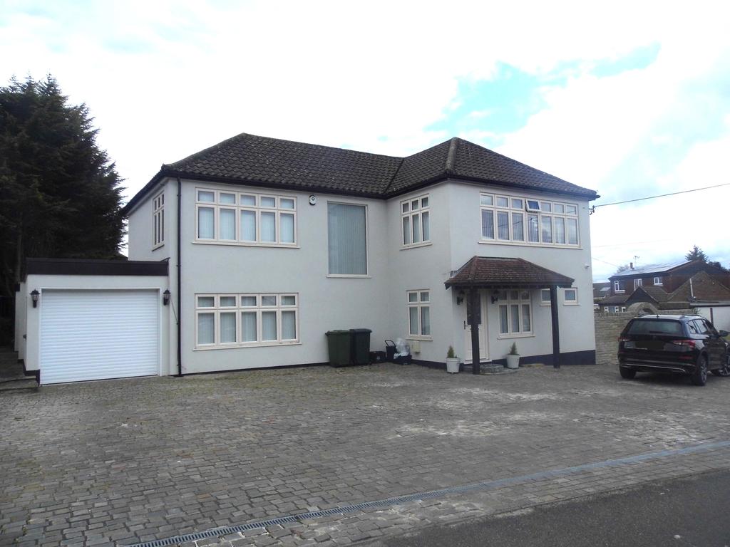 Aperfield Road Biggin Hill TN16 4 bed detached house £2,500 pcm (£577 pw)