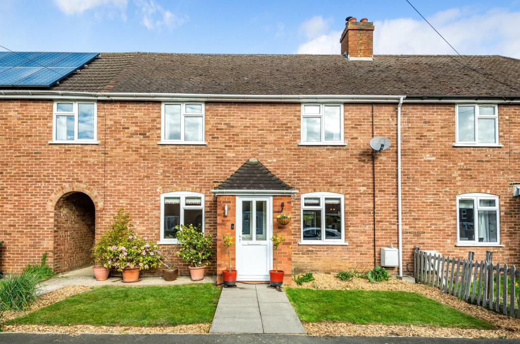 Moreteyne Road, Marston Moretaine... 3 bed terraced house £325,000