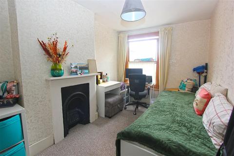 23 Sanderstead Road, South Croydon, CR2 0PE
