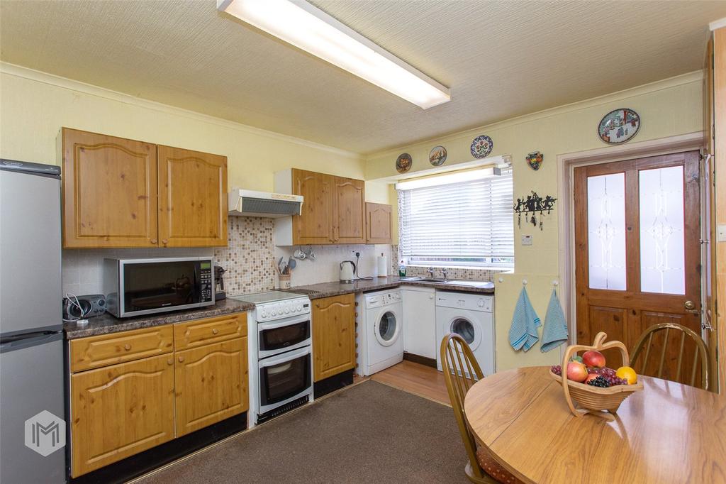 Devon Drive, Ainsworth, Bolton, BL2 2 bed bungalow £210,000