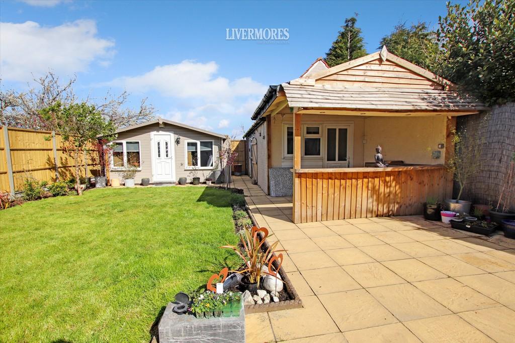 Mill Road, Hawley 3 bed detached house £575,000