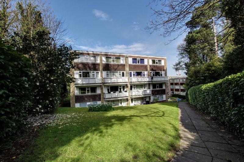Perrymount Road, Haywards Heath 2 bed apartment £240,000