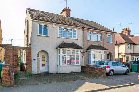 3 bedroom semi-detached house for sale - King Georges Avenue, Watford, Hertfordshire, WD18