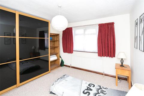 3 bedroom semi-detached house for sale - King Georges Avenue, Watford, Hertfordshire, WD18