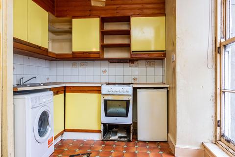 5/1 Hermitage Place, Edinburgh, EH6 8AF