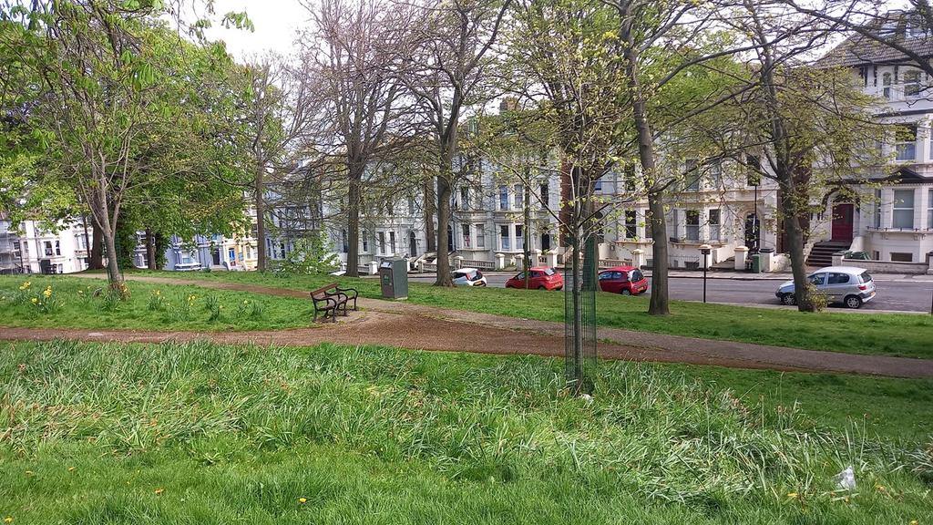 Cornwallis Gardens, Hastings, TN34 1 bed flat £700 pcm (£162 pw)