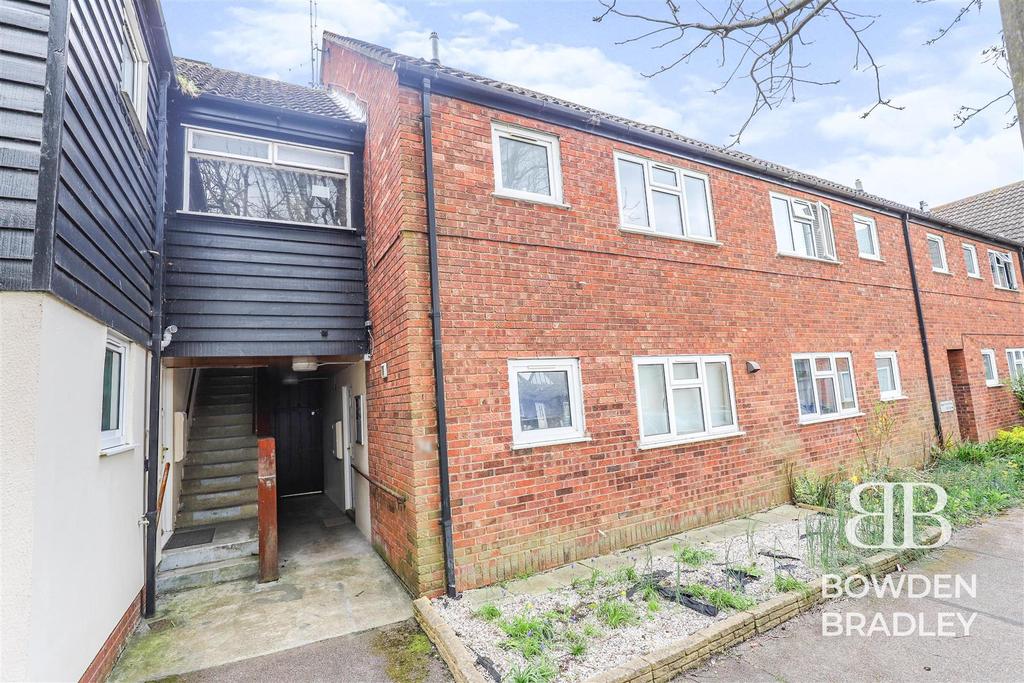 New Farm Drive, Abridge, Romford 1 bed flat £260,000
