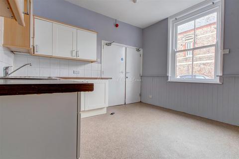 17 Romilly Crescent, Cardiff, CF11 9NP