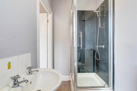 17 Romilly Crescent, Cardiff, CF11 9NP