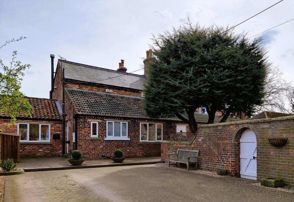 Willerby, Staxton, Scarborough 3 bed house £375,000