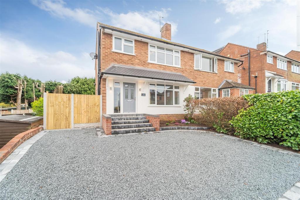 162 Kingsley Road, Kingswinford 3 bed semidetached house for sale £