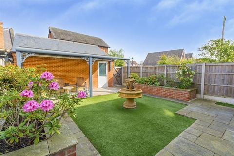 24b Bourne Square, Breaston, Derby, DE72 3DZ