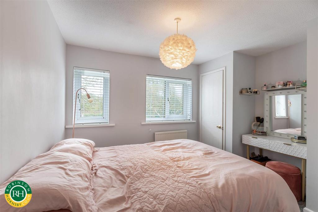 Bedroom 1.jpg