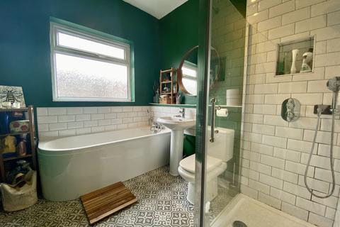 22 Greening Road, Manchester, M19 3EQ