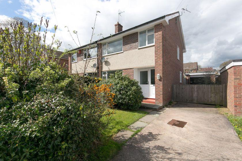 Lon Cae Del, CH7 3 bed semidetached house £220,000