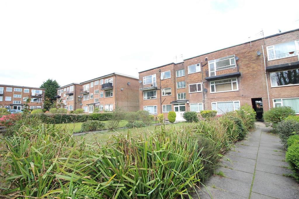 Lavenham Close, Bury, Greater Manchester 2 bed terraced house £650 pcm (£150 pw)