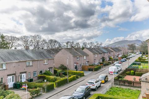 16/6 Captains Drive, Edinburgh, EH16 6QW