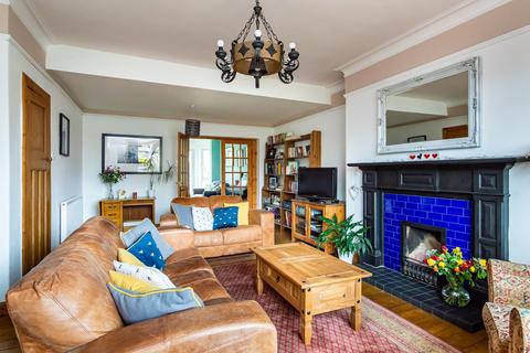 9 Corbiehill Grove, Edinburgh, EH4 5DU