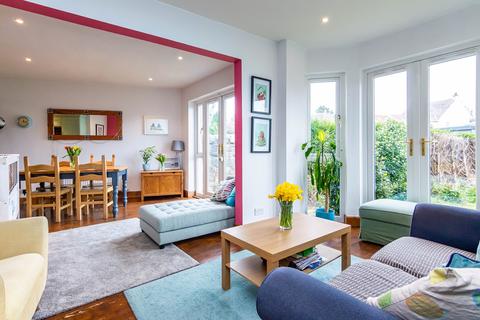 9 Corbiehill Grove, Edinburgh, EH4 5DU