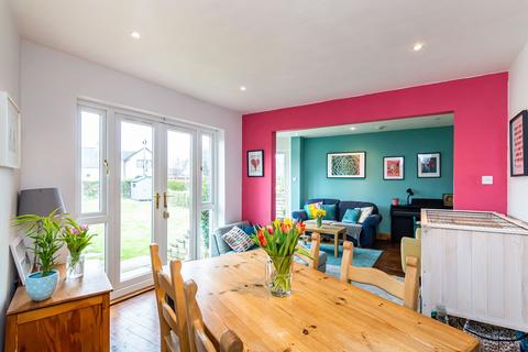 9 Corbiehill Grove, Edinburgh, EH4 5DU