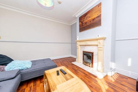15 Lingwell Avenue, Leeds, LS10 3SY