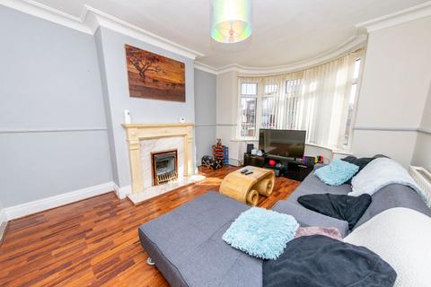 15 Lingwell Avenue, Leeds, LS10 3SY