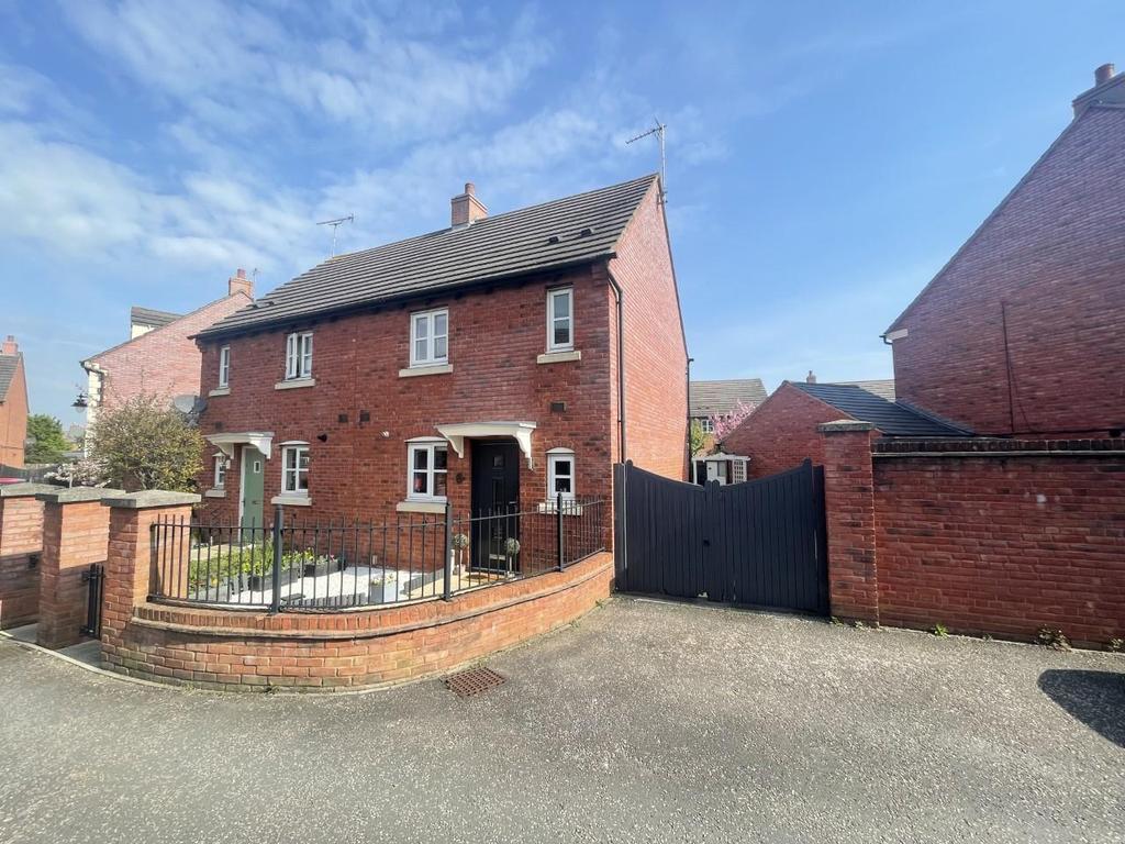 Ferndale Close, Longlevens, Gloucester 2 bed semidetached house £235,000