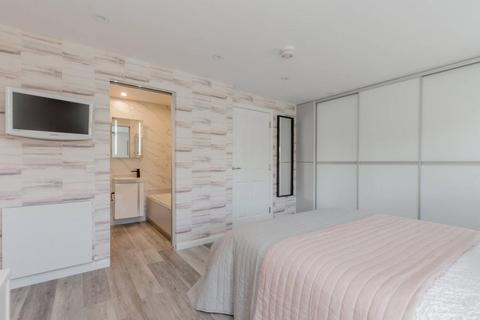 4 Bellrock Park, Edinburgh, EH10 6TY
