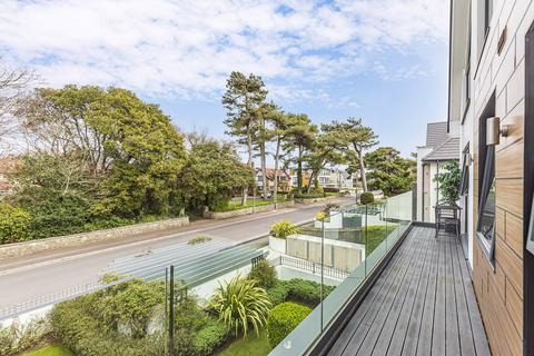 undefined, Wharncliffe Road, Highcliffe, Dorset. BH23 5DB