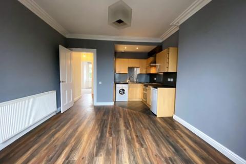 2 bedroom flat to rent, Inveresk Road, Musselburgh, East Lothian, EH21