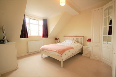 42 Gaviots Way, Gerrards Cross, SL9 7DX
