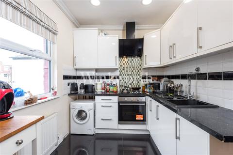 15b Woodlands Park Road, London, N15 3RU