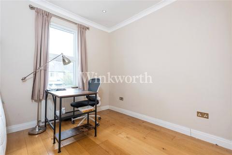 15b Woodlands Park Road, London, N15 3RU