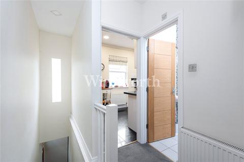 15b Woodlands Park Road, London, N15 3RU