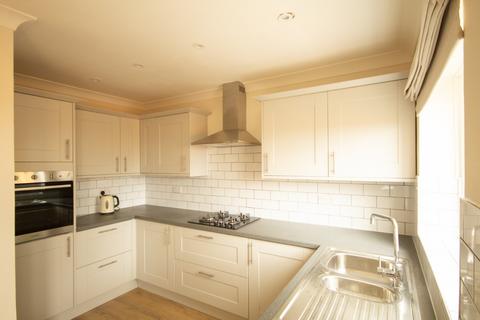 3 bedroom semi-detached house to rent, Netherfield Hill, Battle