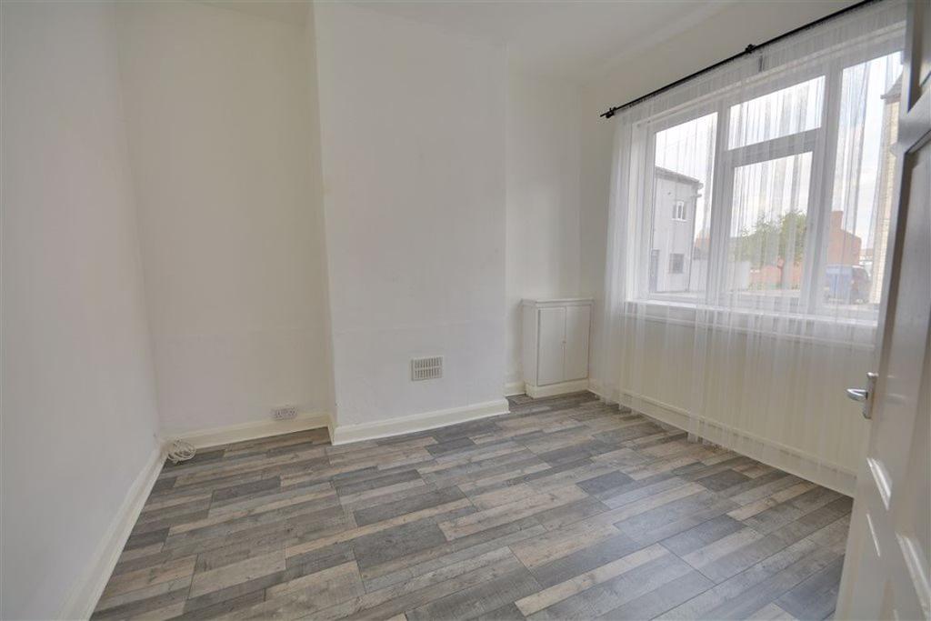Wilson Street, Castleford, WF10 2 bed terraced house £625 pcm (£144 pw)