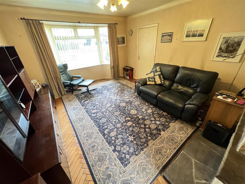 Andrews Walk, Heswall, Wirral 3 bed semidetached house £255,000