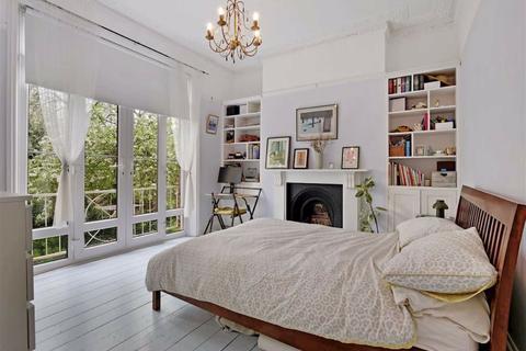 6a Avington Grove, London, SE20 8RY